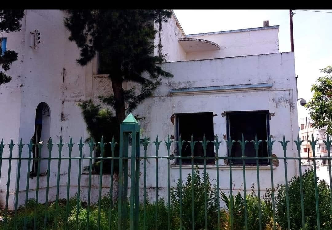 بناية المحكمة القديمة بالعرائش .. من حلم متحف إلى مأوى للمشردين